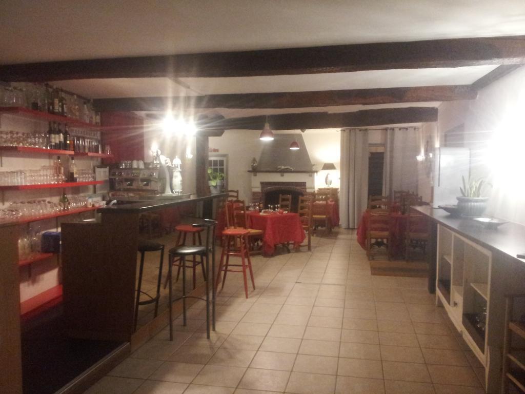 Hotel Restaurant Henri IV Eauze Zewnętrze zdjęcie