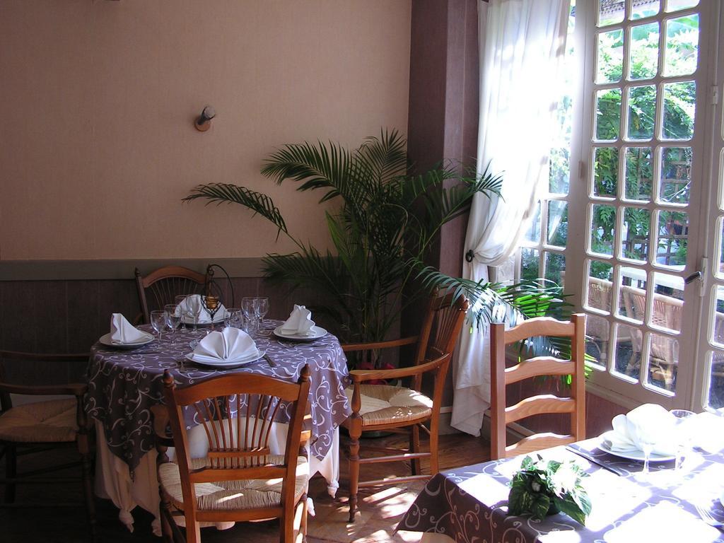 Hotel Restaurant Henri IV Eauze Zewnętrze zdjęcie