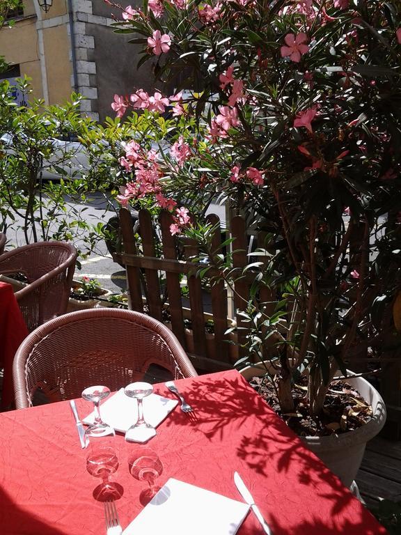 Hotel Restaurant Henri IV Eauze Zewnętrze zdjęcie