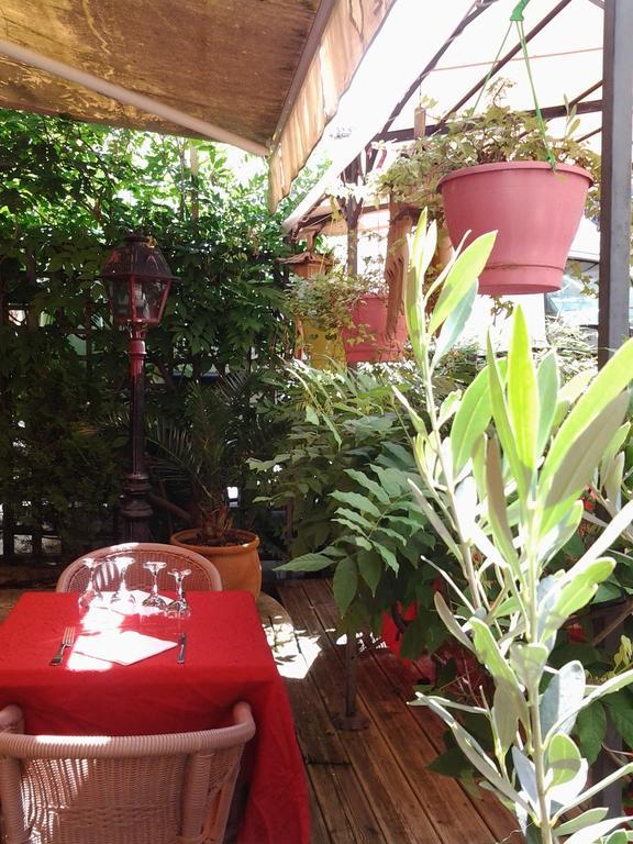 Hotel Restaurant Henri IV Eauze Zewnętrze zdjęcie