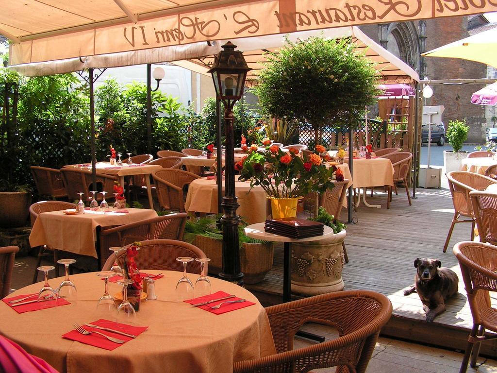 Hotel Restaurant Henri IV Eauze Zewnętrze zdjęcie
