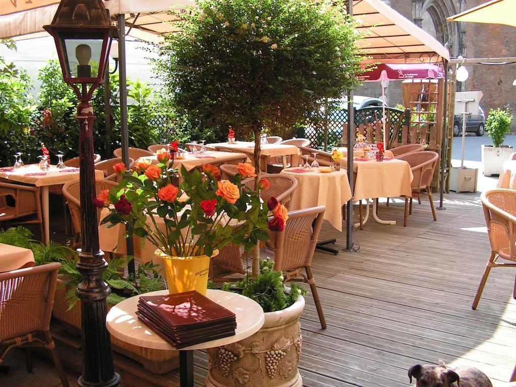 Hotel Restaurant Henri IV Eauze Zewnętrze zdjęcie